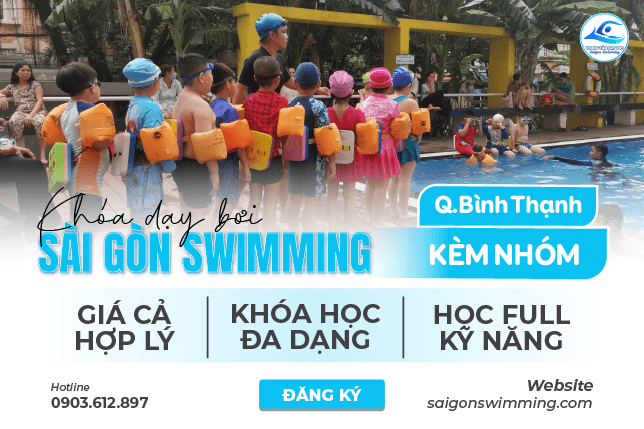 Hình ảnh các học viên tham gia học bơi ở quận Bình Thạnh